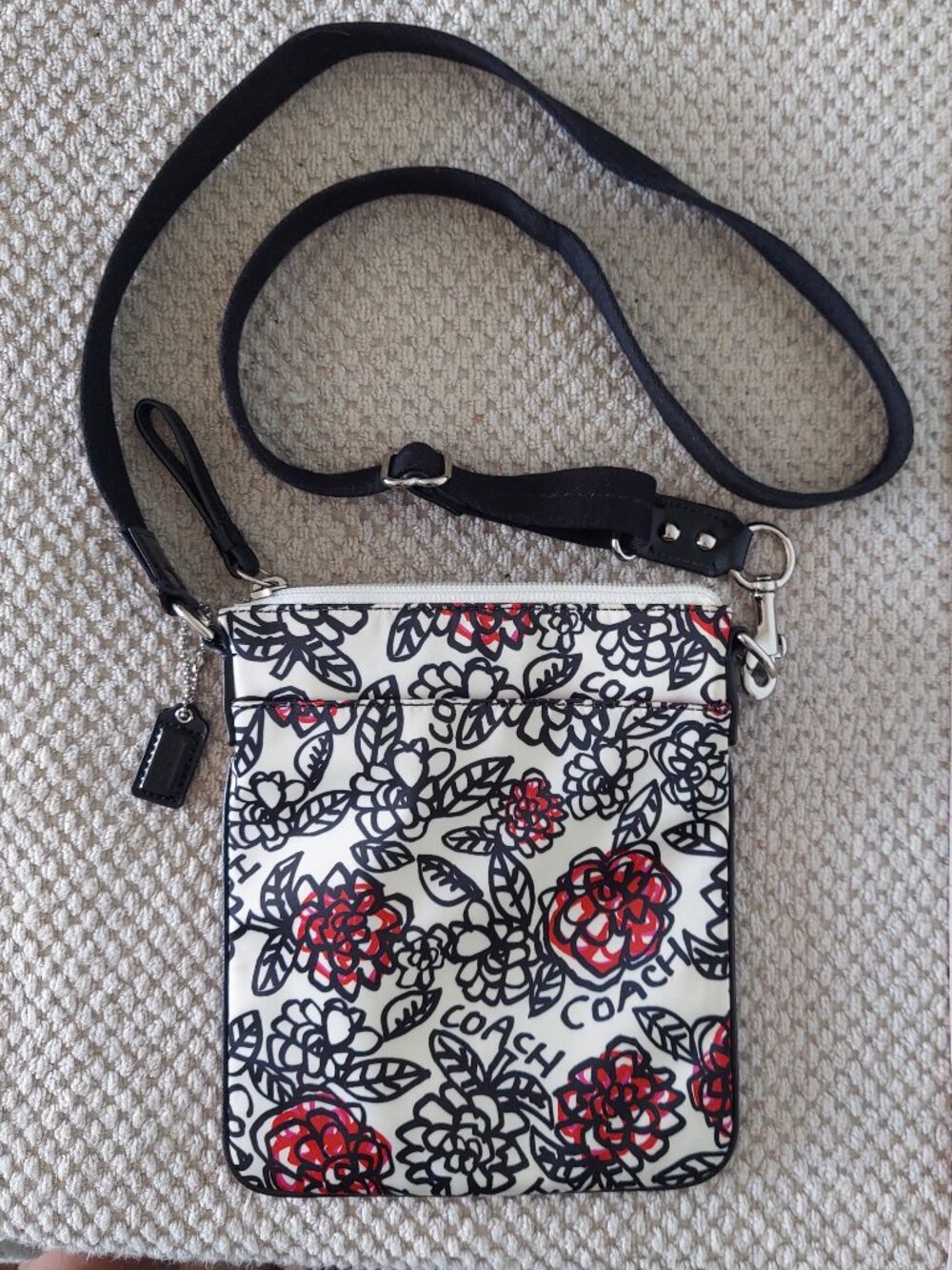 Coach Poppy Floral Graffiti Crossbody Swingpack Bag Limited Edition - Picture 1 of 9